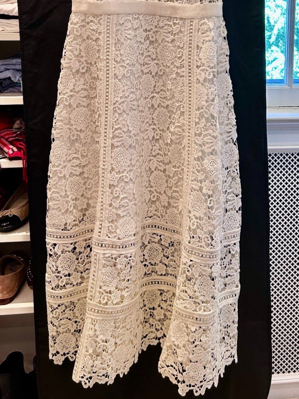 (NWT) Self Portrait Ivory Floral Guipure Midi Dress | US 6 - Picture 3 of 11